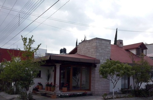 Morelia House | Rest house, vacation, business, luxury finishes, wood, security, peace