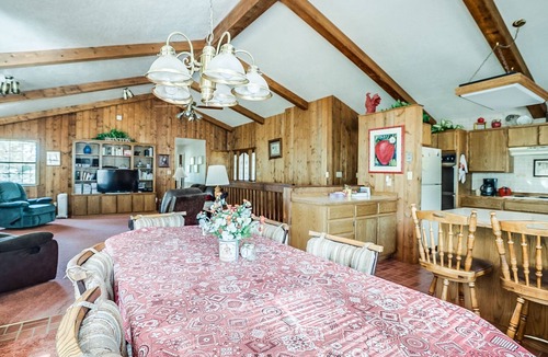 Greer Cabin | Retro Grandma Mountain Family Retreat~Summit Pines