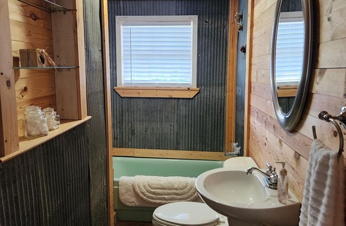 Wood County House | Return to the easy life at this quaint farm close to venues, lakes, and more!
