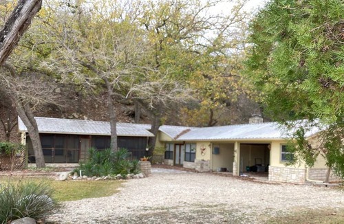 Hunt House | River access house! 3/2 and ping pong barn