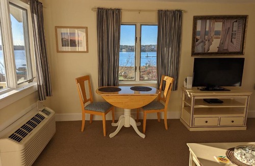 Edgecomb Apartment | Riverfront 2nd floor with balcony Sheepscot Harbour Vacation Club Studio #210