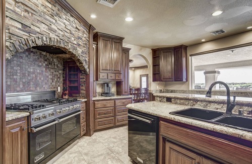 Bullhead City House | Riverfront 8Bd 7Ba 2507 Sleeps 18 Private dock