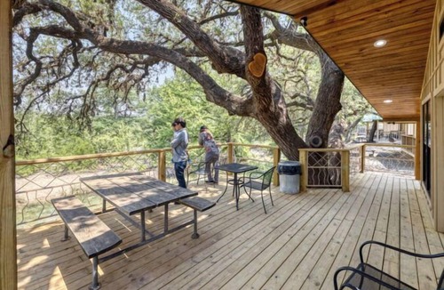 Leakey Cabin | Riverfront Cabins and Vacation Homes