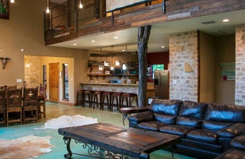 Leakey Cabin | Riverfront Cabins and Vacation Homes