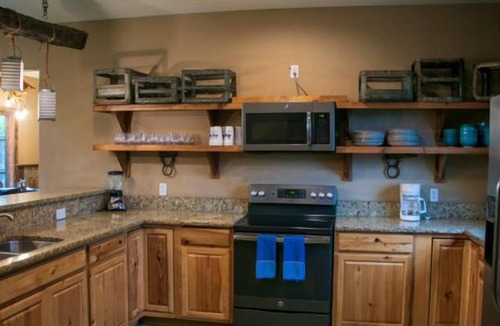 Leakey Cabin | Riverfront Cabins and Vacation Homes