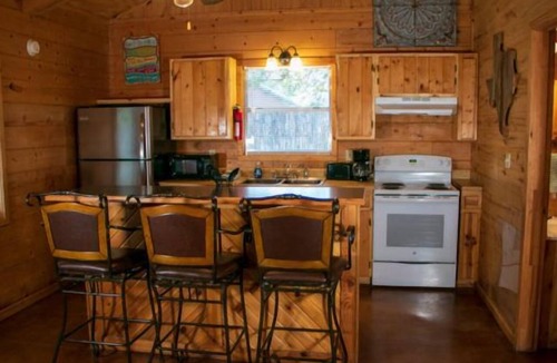 Leakey Cabin | Riverfront Cabins and Vacation Homes