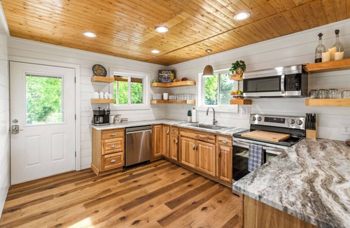 Dennis House | Riverfront highend getaway in Brock/Weatherford, TX Lazy Bend River Ranch.