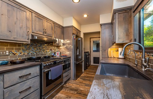 Holiday Shores House | Riverfront Home w/Beach & Pool - Club 333