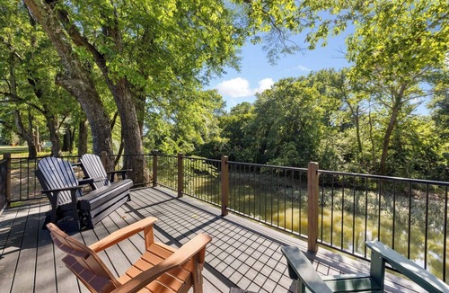 Golden Cabin | Riverfront Retreat | Beach, Fish & Trails