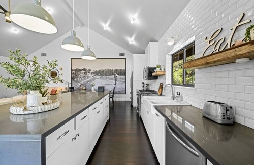 Ingram House | Riverfront Retreat · Walk to Dining · 2 Kings · Deck ·