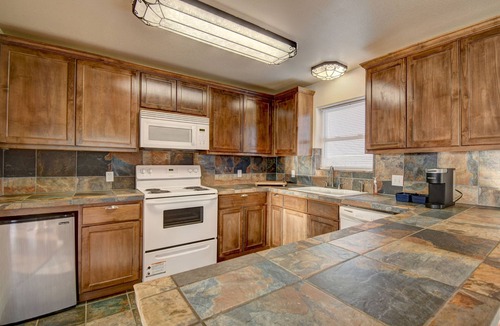 Ingram House | Riverview Upper, 1BR/1BA, 2 Balconies, Sleeps 4