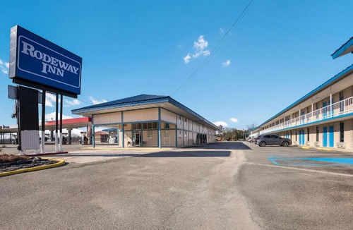 Cecil Hotel | Rodeway Inn Cecil