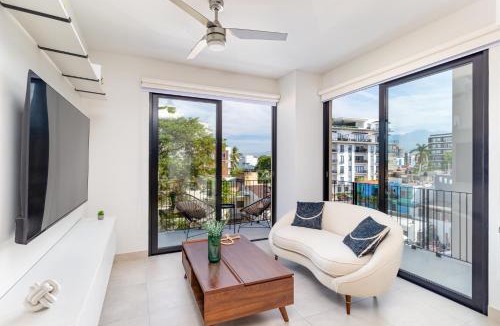 Diaz Ordaz Apartment | Roma Encore Modern Condo Versalles 308