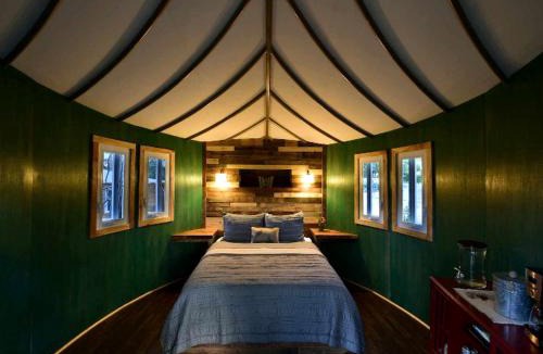 Spicewood House | Romantic Getaways in Fully-Equipped Tree House Rental in Spicewood, Texas