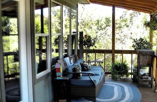 Fredericksburg Cabin | Romantic Tree House-Style Cottage with Fredericksburg Valley Views in Texas Hill Country
