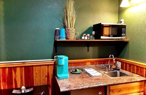 Thompson Falls House | Romantic Vacation Rental Great to Disconnect in Montana