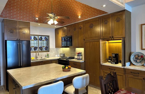 Emiliano Zapata Condo | Romantic Zone, Beachfront, Penthouse Condo