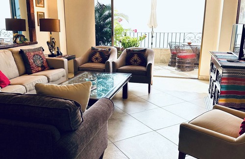 Emiliano Zapata Condo | Romantic Zone, Beachfront, Penthouse Condo