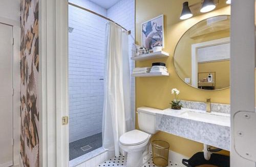 Galveston Hotel | Room 4 Oleander Hotel Downtown Galveston Hotel Near Cruise Terminal & Beach