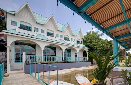 Flores Apartment | Room for 6 people with lake front balcony