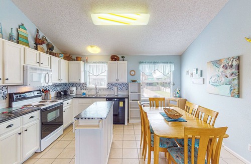 Leeward Sands House | Room for Boat, Shared Pool and Dog Park, Golf Cart Access