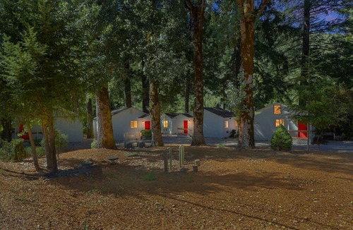 Cobb Apartment | Rouge Cobb Mountain Hotel - Cabin 4