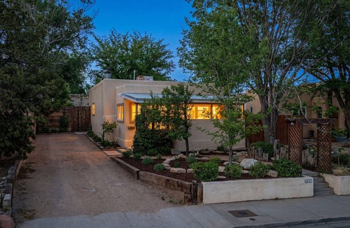 Nob Hill House | Route Sixty Sixn-Nob Hill 2bedroom,1 Bath, House