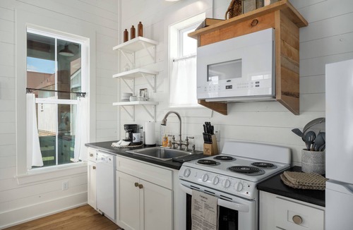 Driftwood Cabin | Row Home - Standard Cabin E