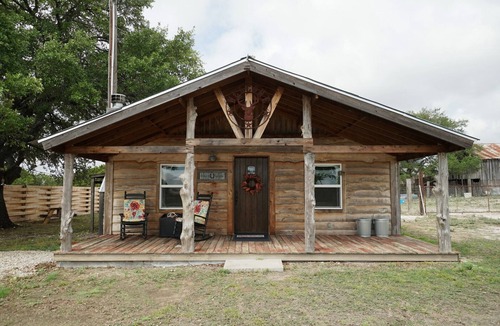 Harper Cabin | Run Away Ranch | Quiet and Peaceful Cabin