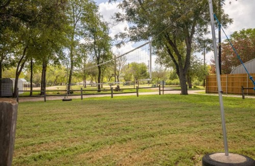 Burnet RV Rental | RV Site - Pull Through 20