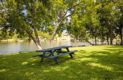 Burnet RV Rental | RV Site - Pull Through 20