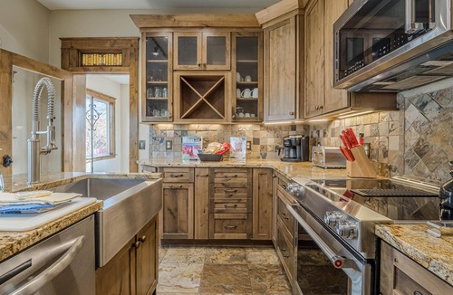 Fruita House | Sagebrush V: Pet Friendly Historical Stay