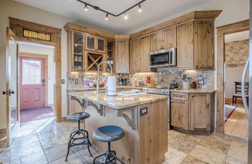 Fruita House | Sagebrush V: Pet Friendly Historical Stay