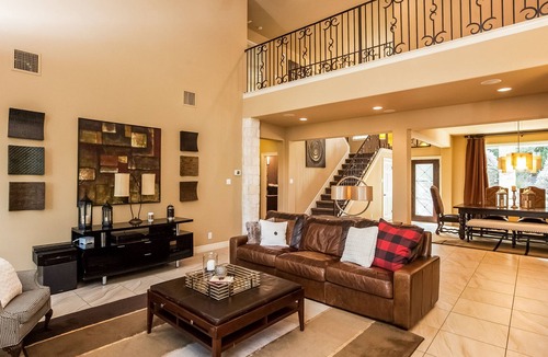 Cross Mountain House | San Antonio Great luxury getaway