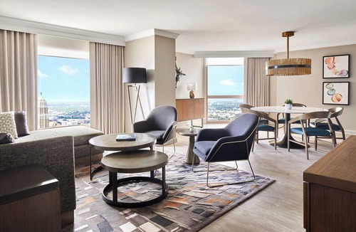 Downtown San Antonio Hotel | San Antonio Marriott Rivercenter on the River Walk