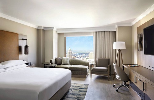 Downtown San Antonio Hotel | San Antonio Marriott Rivercenter on the River Walk