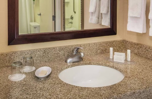 Bonanza Hotel | San Bernardo 2 Double Suite Breakfast, Pool&Gym