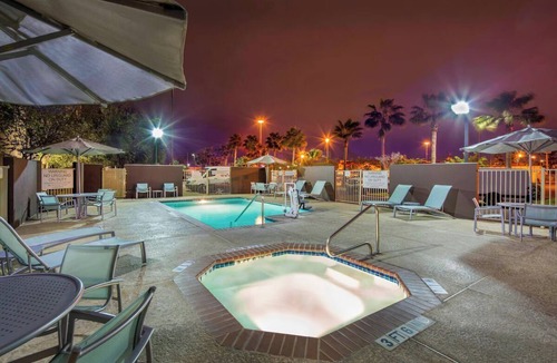 Bonanza Hotel | San Bernardo King Suite with Breakfast, Pool & Gym