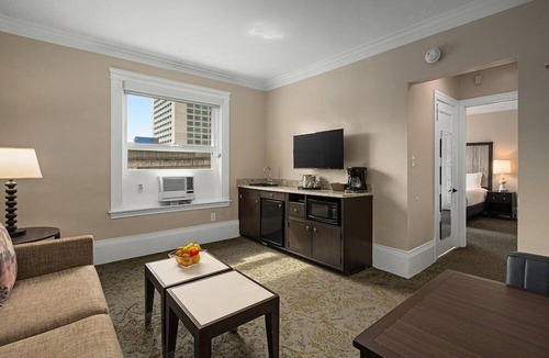 Lower Nob Hill Resort | San Francisco | Couples City Stay | Wi-Fi + Gym