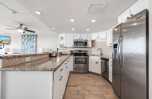 Port Aransas Condo | Sandpiper #602: Beachfront 2 Bedroom 2 Bathroom With Spectacular Views and 24 Hour Management