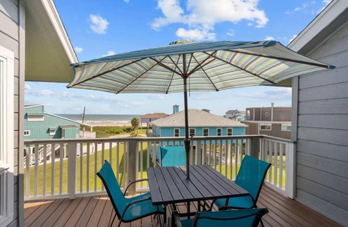 Galveston House | Sandy Beach Retreat and Gulf View