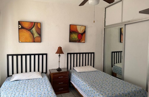 Villa de Alvarez House | Santo Santiago