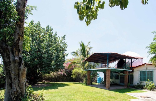 Chiconcuac House | Santuario geodésico con alberca climatizada