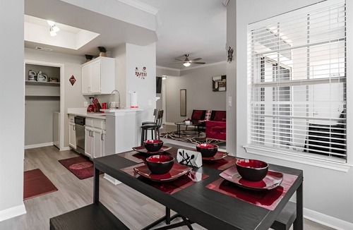 Uptown Apartment | SAVE BIG? Walkable Uptown Dallas 2BR/Nightlife