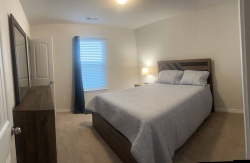 Fort Worth House | Scenic river view single family home