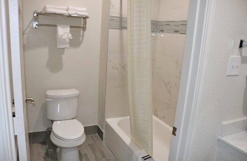 Humble Hotel | Scottish Inns 2 Queen Kitchenette, Affordable Stay and Free Parking
