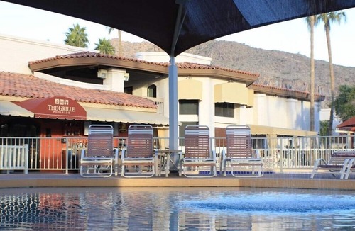 Arcadia Condo | Scottsdale Camelback Resort Inviting 3BR Condo with Hot Tub