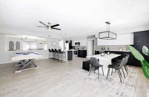 Raskin Estates House | Scottsdale Vacation Home Near Kierland|Heated Pool & Games