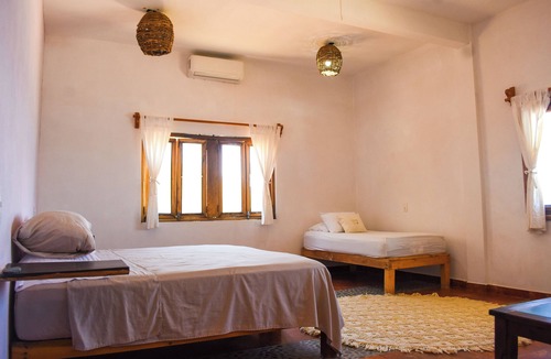 Mayto Bed & Breakfast | Seacliff Paradise