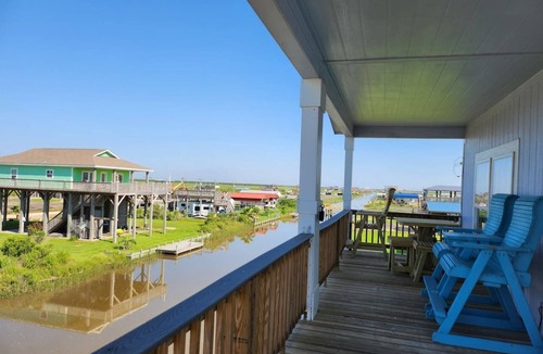 Port Bolivar House | Seahorse Sea Waterfront Home Sleeps 16 Private Dock & Great Views